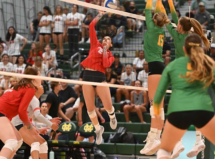 Mira Costa vs. Mater Dei girls volleyball by Heston Quan 8-29-23082920239